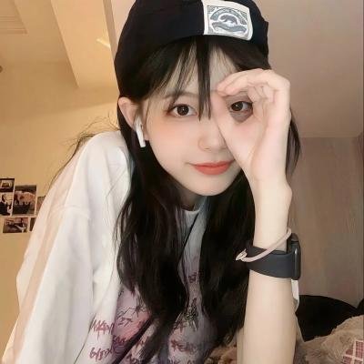 娜娜的玫瑰战争 海报
